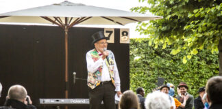 Im 38. Sommer steht das international renommierte Festival „Kleines Fest im Großen Garten“ zum letzten Mal unter der Ägide von Harald Böhlmann, dem „Mann mit dem Zylinder“.