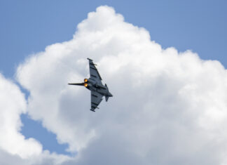 Lauter Knall schreckt besorgte Bürger am 1. Mai gegen Mittag auf Eurofighter