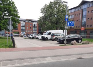 Fahrbahn und Parkflächen im Walter-Raap-Weg rundum erneuert Im Zuge der Sanierung wurde unter anderem die Fahrbahn im Walter-Raap-Weg grundhaft erneuert.