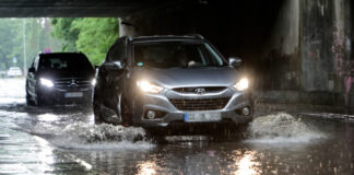 Hochwasser - Straße überflutet