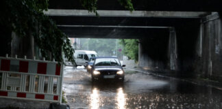 Hochwasser - Straße überflutet