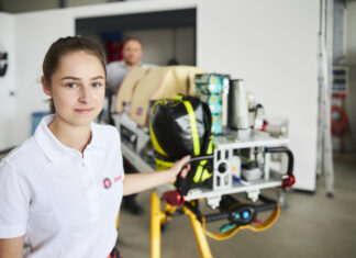 Wer sind eigentlich „diese“ Freiwilligendienstleistenden? Eine FSJlerin und Rettungssanitäterin der Johanniter im Einsatz.