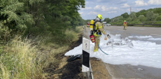 PKW-Brand mit Gastank auf der BAB 7