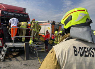 Ein Schwerverletzter nach LKW-Unfall auf der A7 Ein Schwerverletzter nach LKW-Unfall auf der Autobahn 7