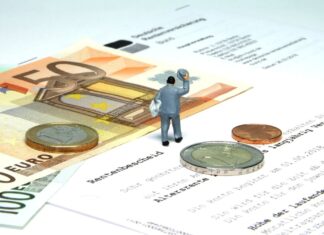 Rentenanpassung 2023: Deutsche Post versendet ca. 21,5 Millionen Mitteilungen Symbolbild - Rente - Rentenerhöhung - Rentenbescheid