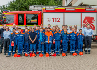 Viel los bei unseren Feuerwehren: Brandfloh, Kinder- und Jugendflamme wurden verliehen Die Träger der Jugendflamme in Langenhagen.