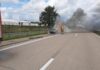 PKW brennt auf der A352