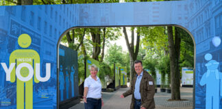 Zoo-Prokuristin Jeannine Froehlich-Waschkau und Geschaeftsfuehrer Andreas M Casdorff eroeffnen die neue Ausstellung INSIDE YOU im Erlebnis-Zoo