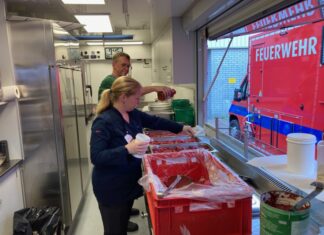 Gerätewagen Küche bewähren sich im Großeinsatz beim Regionszeltlager der Jugend- und Kinderfeuerwehren in Neustadt a. Rbge. GW Küche im Regionszeltlager im Einsatz