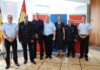 (v.l.n.r.): Benjamin Moß, Karl-Heinz Mensing, Lars-Robert Schwieger, Eric Pahlke, Dezernentin Christine Karasch, Eberhard Schmidt und Martin Meinshausen.