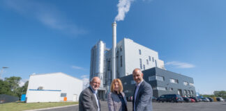 Hannovers Oberbürgermeister Belit Onay und enercity-Vorstandsvorsitzende Dr. Susanna Zapreva bei der offiziellen Eröffnung der neuen Klärschlammverwertungsanlage.