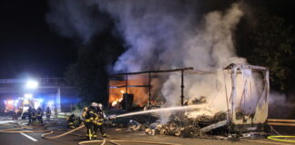 Feuerwehreinsatz Lkw Brand A2