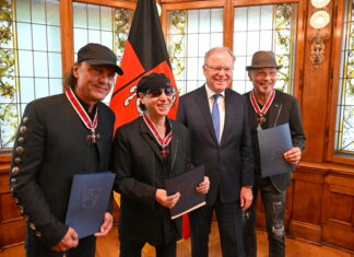 Band Scorpions ausgezeichnet: Großes Verdienstkreuz des Niedersächsischen Verdienstordens Verdienstorden Für Band Scorpions