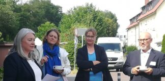 Bahnhof Pferdemarkt als krönender Abschluss einer Projekttour. Abgeordnete besichtigen mit Vertretern vom Amt für regionale Landesentwicklung Projekte im Bezirk Leine-Weser.