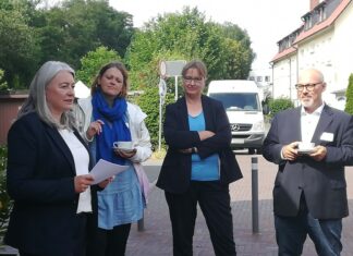 Bahnhof Pferdemarkt als krönender Abschluss einer Projekttour Bahnhof Pferdemarkt als krönender Abschluss einer Projekttour. Abgeordnete besichtigen mit Vertretern vom Amt für regionale Landesentwicklung Projekte im Bezirk Leine-Weser.