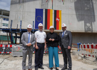 Richtfest für neue Leitstelle und neues Servicegebäude der Polizeidirektion Hannover Richtfest für neue Leitstelle und neues Servicegebäude der Polizeidirektion Hannover.