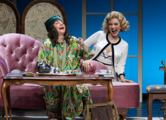 theater für niedersachsen (tfn) gastiert wieder im Langenhagener Theatersaal Die vermeintlich letzte Nacht von Marylin Monroe: Szene aus dem Musical „Goodbye, Norma Jeane“.