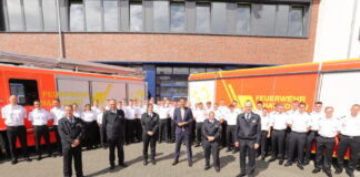 32 neue Auszubildende feierlich bei der Feuerwehr Hannover begrüßt.