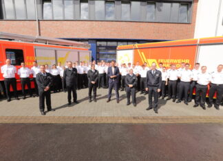 Neue Ausbildungsjahrgänge auch bei der Feuerwehr Hannover gestartet 32 neue Auszubildende feierlich bei der Feuerwehr Hannover begrüßt.