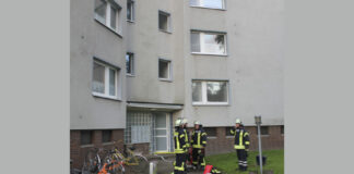 Brand in Küche – Feuerwehr rettet eine Person.