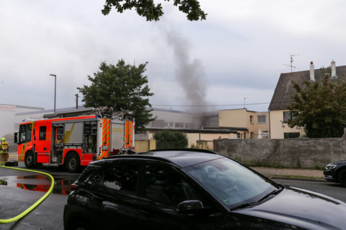 Hannover-Hainholz: Brand in einem Lagerhaus