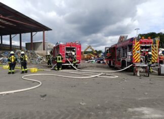 Feuer auf Burgdorfer Mülldeponie Feuer auf Burgdorfer Mülldeponie.