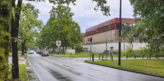 Die Stadt Langenhagen baut die Kreuzung Theodor-Heuss-Straße / An der Neuen Bult aus. Sie investiert gut 600.000 Euro, um dort sichere Übergänge für Fußgänger und Radfahrer zu schaffen.