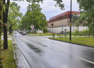 Langenhagen: Kreuzungsausbau Theodor-Heuss-Straße und „An der Neuen Bult“ Die Stadt Langenhagen baut die Kreuzung Theodor-Heuss-Straße / An der Neuen Bult aus. Sie investiert gut 600.000 Euro, um dort sichere Übergänge für Fußgänger und Radfahrer zu schaffen.