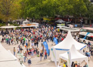 Regionsentdeckertag 2023: Feste feiern in Langenhagen und Wedemark Regionsentdeckertag 2023: Feste feiern in Langenhagen und Wedemark Viel Musik auf dem Rathaushof – Kinderüberraschungen in Gailhof - „Gratis-Fahr’n-Tag“ in der ganzen Region Hannover