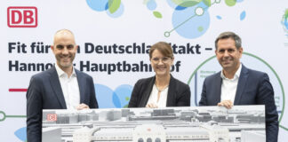 v. l. n. r. Hannovers Oberbürgermeister Belit Onay, Manuela Herbort, Konzernbevollmächtigte der DB für die Länder Niedersachsen und Bremen, Niedersachsens Verkehrsminister Olaf Lies
