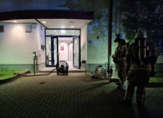 Ungeklärte Rauchentwicklung in Bürogebäude Automatische Brandmeldeanlage alarmiert die Godshorner Feuerwehr.