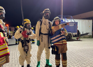 Gefahrgutzug der Stadtfeuerwehr Langenhagen übt Strahleneinsatz beim gemeinsamen Ausbildungsdienst Gefahrgutzug der Langenhagener Feuerwehr übt Einsatzlage in Godshorn