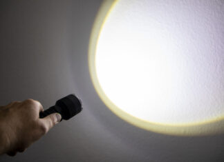 Neue Erlebnis-Tour für Kinder: Mit der Taschenlampe Hannover entdecken Taschenlampe / Licht