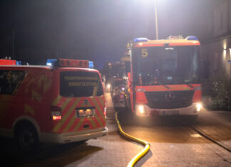 Brand in Hannover-Bothfeld Feuerwehreinsatz Hannover - Heidwinkel