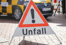 Mehr Verkehrsunfälle in Langenhagen: Polizei verzeichnet deutlichen Anstieg im Jahr 2025 Symbolbild / Warnaufsteller Unfall