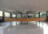 Sie erstrahlen im alten Glanz: Die Design-Einbauten des dänischen Architekten Arne Jacobsen im Glasfoyer der Herrenhäuser Gärten sind restauriert worden.