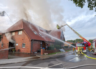 Großbrand im Neustädter Ortsteil Hagen Großbrand in Hagen bei Neustadt a. Rbg.
