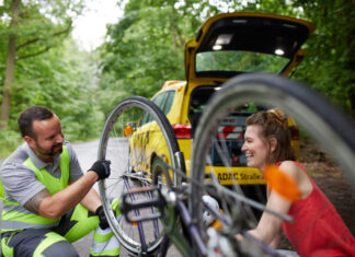 Zwei Jahre ADAC Fahrrad-Pannenhilfe: Über 27.000 Räder wieder flott gemacht Pannenhilfe für Fahrräder