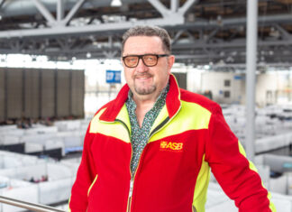 ASB verstärkt sein Team in der Notunterkunft für Geflüchtete auf dem Messegelände ASB Betriebsleiter Detlef Gerberding auf dem Messegelände.