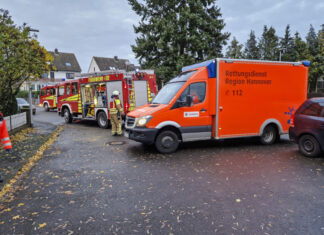 Einsatzreicher Dienstag für die Ehrenamtlichen der Langenhagener Feuerwehren Einsatz zur technischen Hilfeleistung / eingeschlossene Person in Kaltenweide.