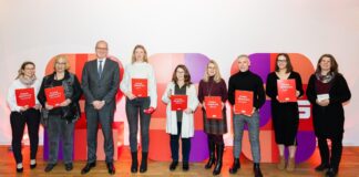 v.l.n.r: Franziska Waldert, Elisabeth M. Gold, Volker Alt, Lena Kolodziej, Ulrike Gusmag, Ulrike Brosig, Carsten Thielking, Inga Rang und Claudia von Gösseln. Es fehlen: Maike Bode, Christian Wesche und Andreas Pausch.