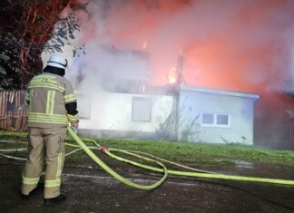Neustadt am Rübenberge: Großbrand auf dem Campingplatz Großbrand auf dem Campingplatz im Ortsteil Mardorf.