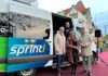 Erfolgsmodell sprinti ist ab 10. Dezember auch in Wunstorf unterwegs – das freut Bürgermeister Carsten Piellusch, ÜSTRA-Vorständin Elke van Zadel und Regionspräsident Steffen Krach ebenso wie sprinti-Fahrer Patrick Gansauge.