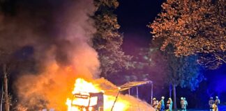 LKW auf dem Parkplatz Bissendorf-West brennt vollständig aus