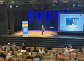 Veuve Noire erzählt ihre inspirierende Geschichte in Langenhagen Thema Toleranz: Veuve Noire erzählt ihre inspirierende Geschichte in Langenhagen.