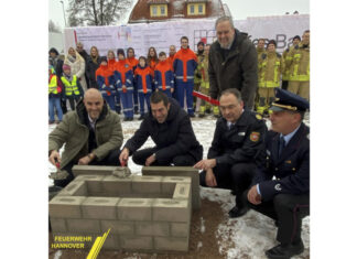 Grundsteinlegung für neues Feuerwehrgebäude im Stadtteil Misburg Grundsteinlegung neues Feuerwehrgebäude der Ortsfeuerwehr Misburg
