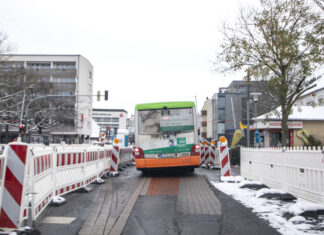 Bereich Langenhagen: regiobus Linie 692 betroffen Bus in Baustelle
