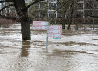 Rückblick auf das Weihnachtshochwasser 2023/2024 in Niedersachsen Hochwasserlage Hannover / Ihme