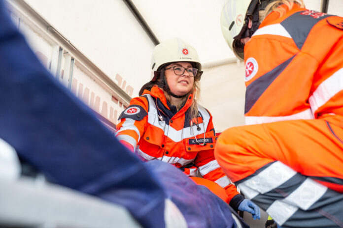 Ehrenamtliche Einsatzkräfte der Johanniter-Unfall-Hilfe.