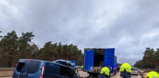 Unfall mit LKW und Kleintransporter auf der A7 fordert mehrere Ortsfeuerwehren der Feuerwehr Wedemark.